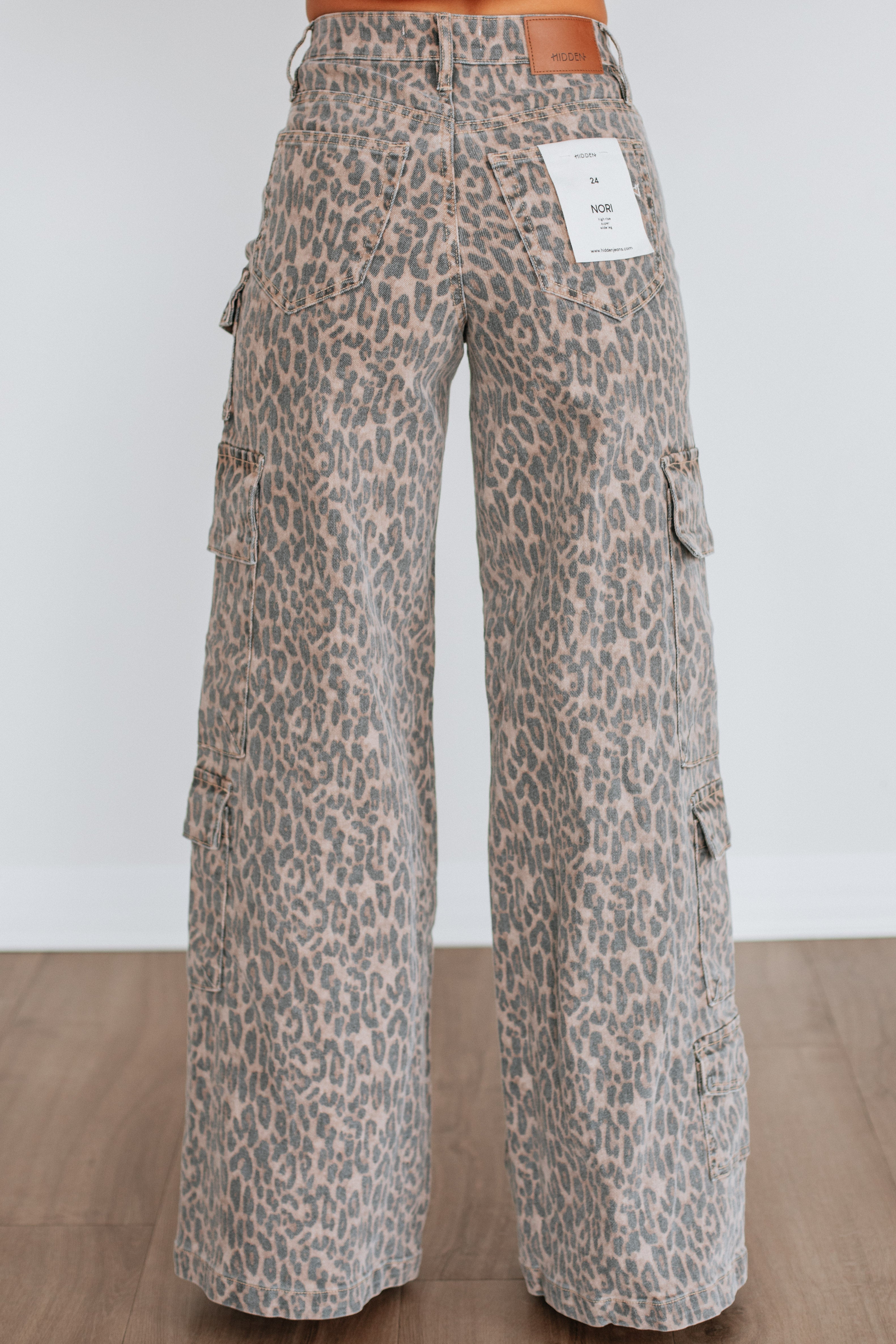 Nori Hidden Cargo Jeans - Cheetah