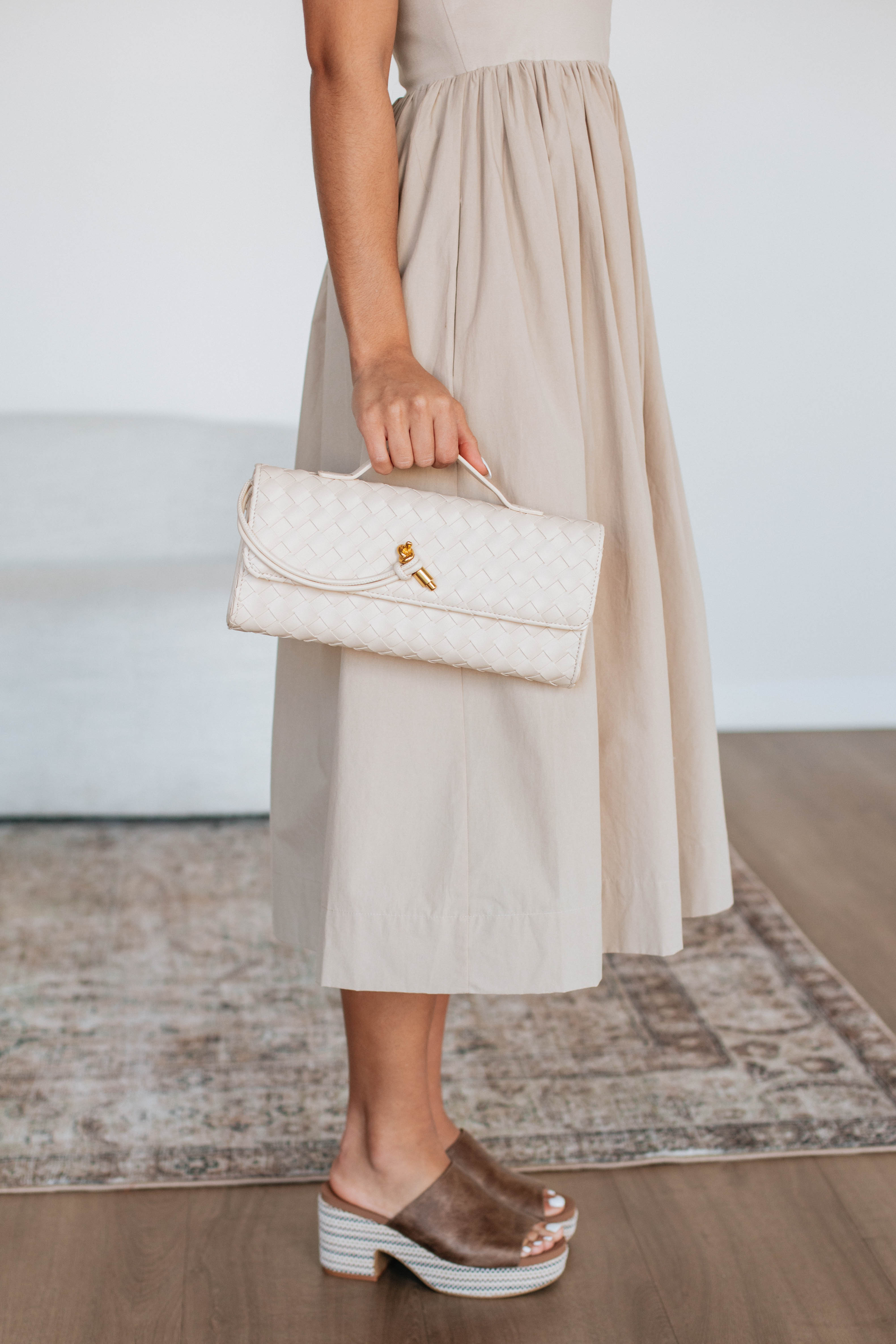 Asha Clutch Crossbody - Cream