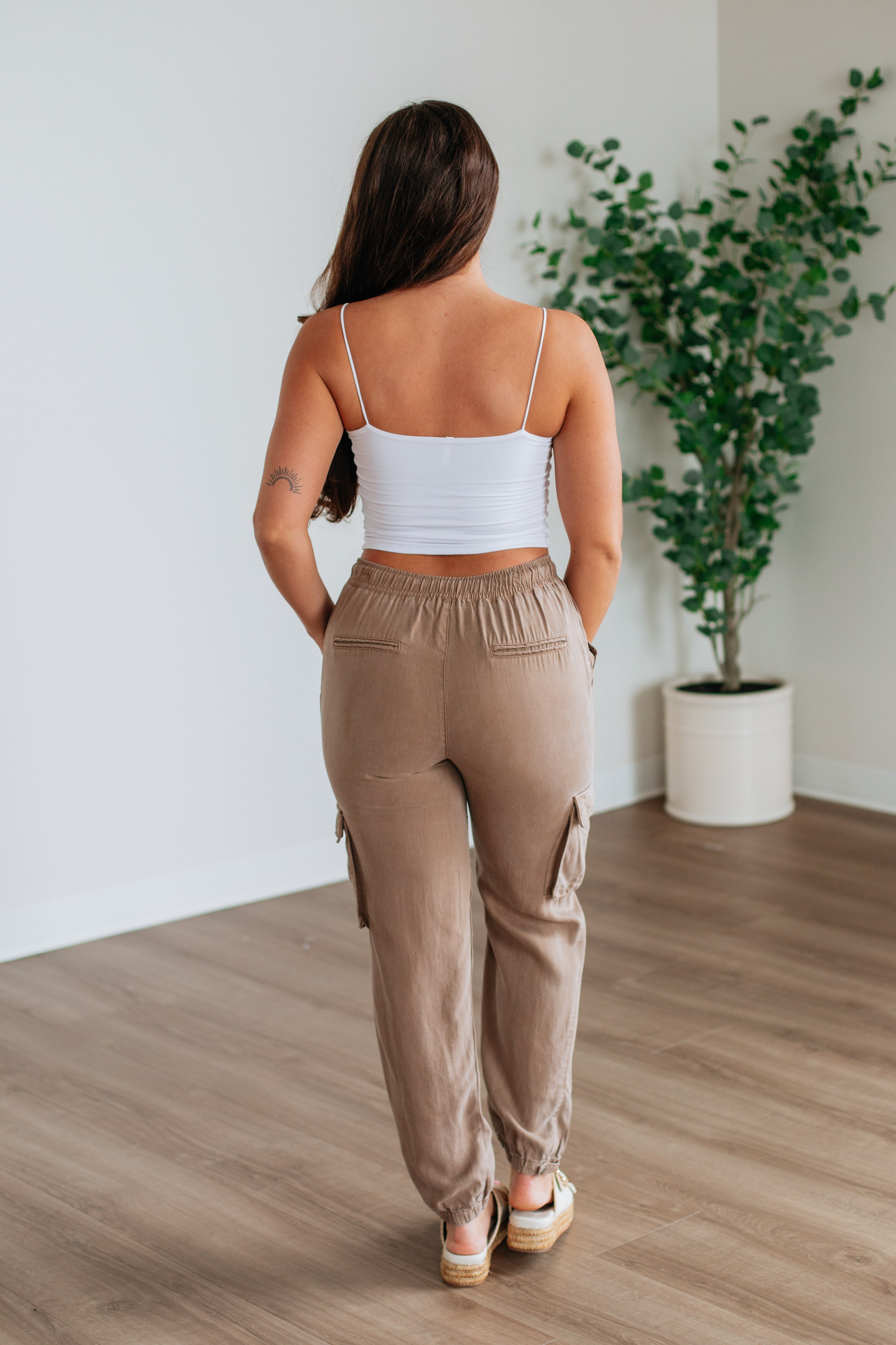 Bodie Cargo Joggers - Dark Sand